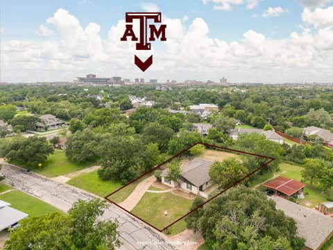 Photo of 1005 Winding Road, College Station, TX 77840 (MLS # 26007422)
