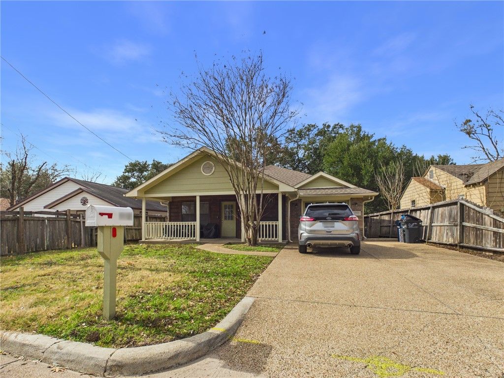 Photo of 1112 Detroit Street, College Station, TX 77840 (MLS # 26001914)