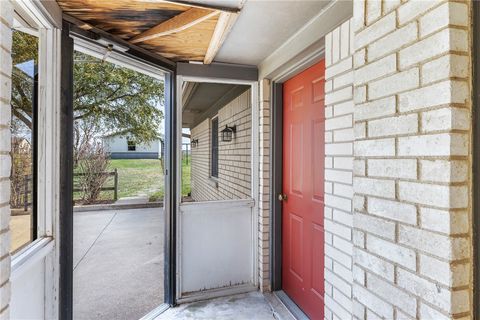 Tiny photo for 2042 US Highway 77, Lott, TX 76656 (MLS # 26002933)