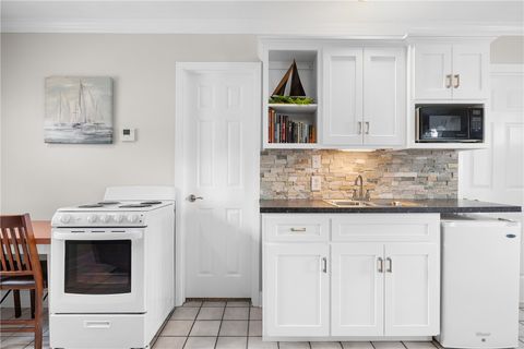 Tiny photo for 2042 US Highway 77, Lott, TX 76656 (MLS # 26002933)