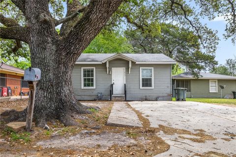 Photo of 603 Mesquite Street, Bryan, TX 77803 (MLS # 26003676)