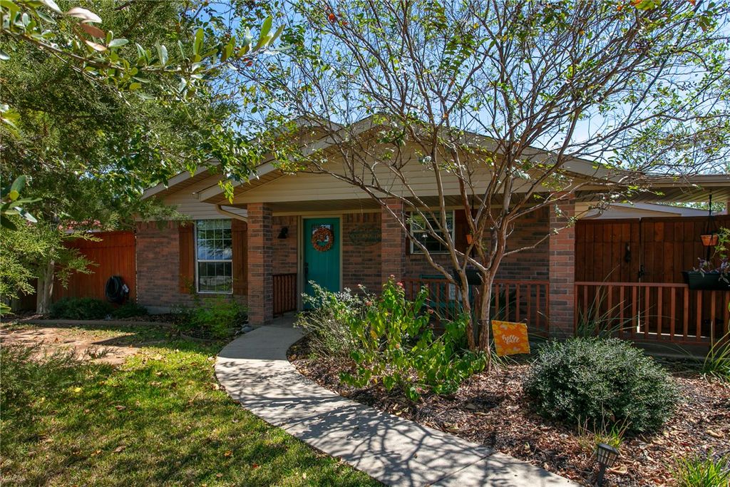Photo of 3710 Mancuso Road, Bryan, TX 77808 (MLS # 25010366)