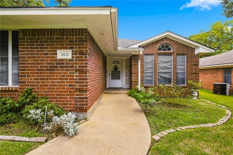 Tiny photo for 1821 Gettysburg Lane, Bryan, TX 77802 (MLS # 26009231)