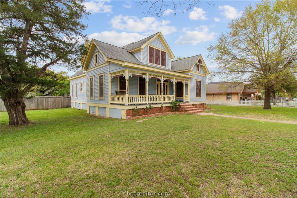 Photo of 106 S Logan Avenue, Bryan, TX 77803 (MLS # 26004262)