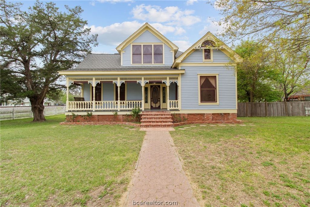 Photo of 106 S Logan Avenue, Bryan, TX 77803 (MLS # 26004262)