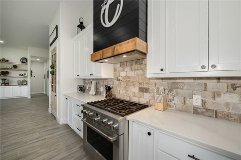 Tiny photo for 5401 Legend Oaks Court, College Station, TX 77845 (MLS # 26003917)