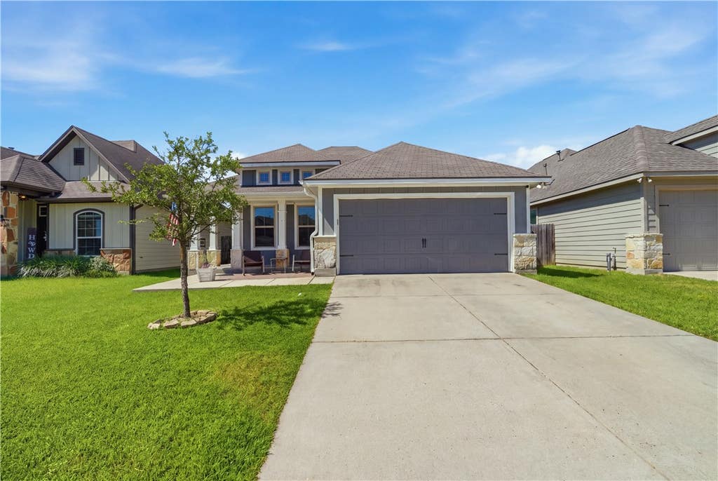 Photo of 2026 Sorrento Court, Bryan, TX 77808 (MLS # 26010454)