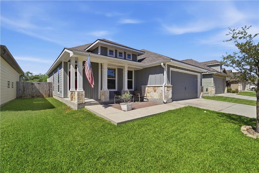 Photo of 2026 Sorrento Court, Bryan, TX 77808 (MLS # 26010454)