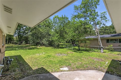 Tiny photo for 1916 Vinewood Drive, Bryan, TX 77802 (MLS # 26005911)