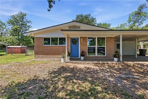 Tiny photo for 1916 Vinewood Drive, Bryan, TX 77802 (MLS # 26005911)