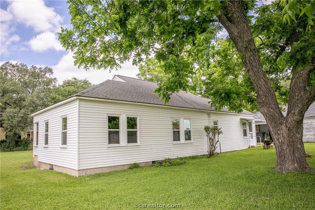 Photo of 400 N Brazos Street, Burton, TX 77835 (MLS # 26012228)
