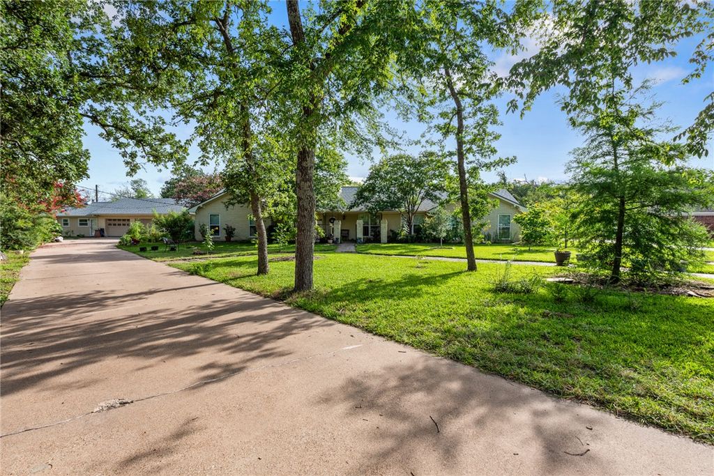 Photo of 1026 Rose Circle, College Station, TX 77840 (MLS # 26000709)