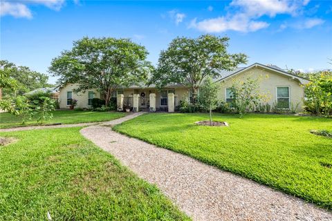 Photo of 1026 Rose Circle, College Station, TX 77840 (MLS # 26000709)