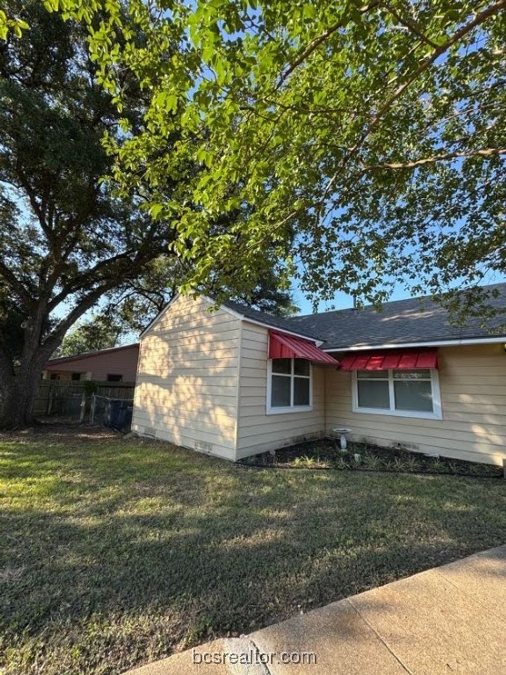 Photo of 1101 E 30th Street, Bryan, TX 77802 (MLS # 26000439)