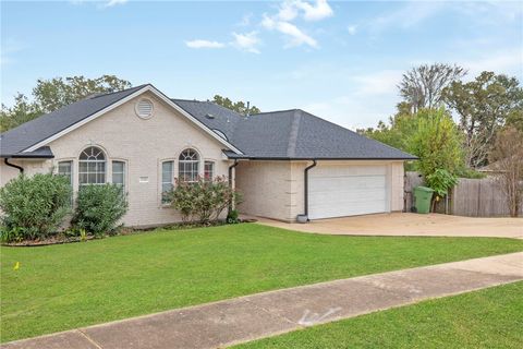Tiny photo for 2511 Westwood Main Drive, Bryan, TX 77807 (MLS # 25012362)