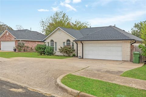 Tiny photo for 2511 Westwood Main Drive, Bryan, TX 77807 (MLS # 25012362)