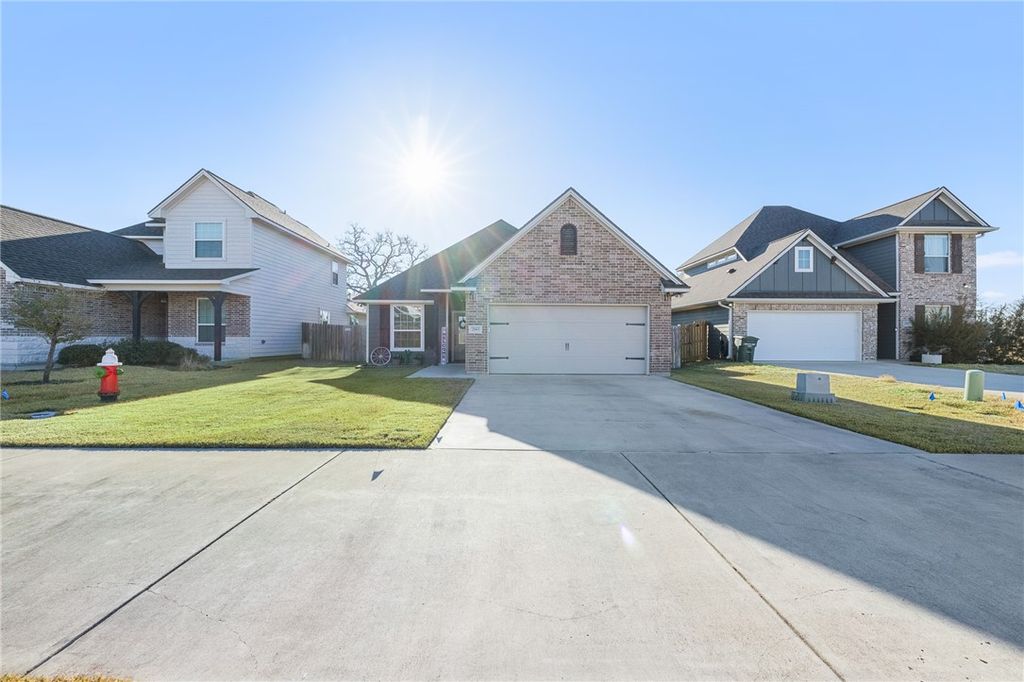 Photo of 2143 Mountain Wind Loop, Bryan, TX 77807 (MLS # 26001584)