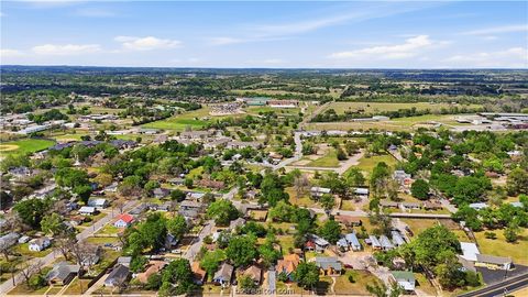 Tiny photo for 805 Academy St E, Brenham, TX 77833 (MLS # 26004052)