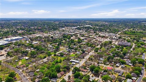 Tiny photo for 805 Academy St E, Brenham, TX 77833 (MLS # 26004052)