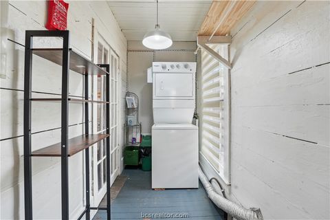 Tiny photo for 805 Academy St E, Brenham, TX 77833 (MLS # 26004052)