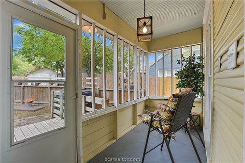 Tiny photo for 805 Academy St E, Brenham, TX 77833 (MLS # 26004052)