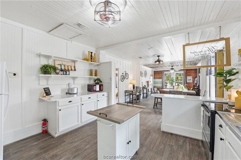 Tiny photo for 805 Academy St E, Brenham, TX 77833 (MLS # 26004052)