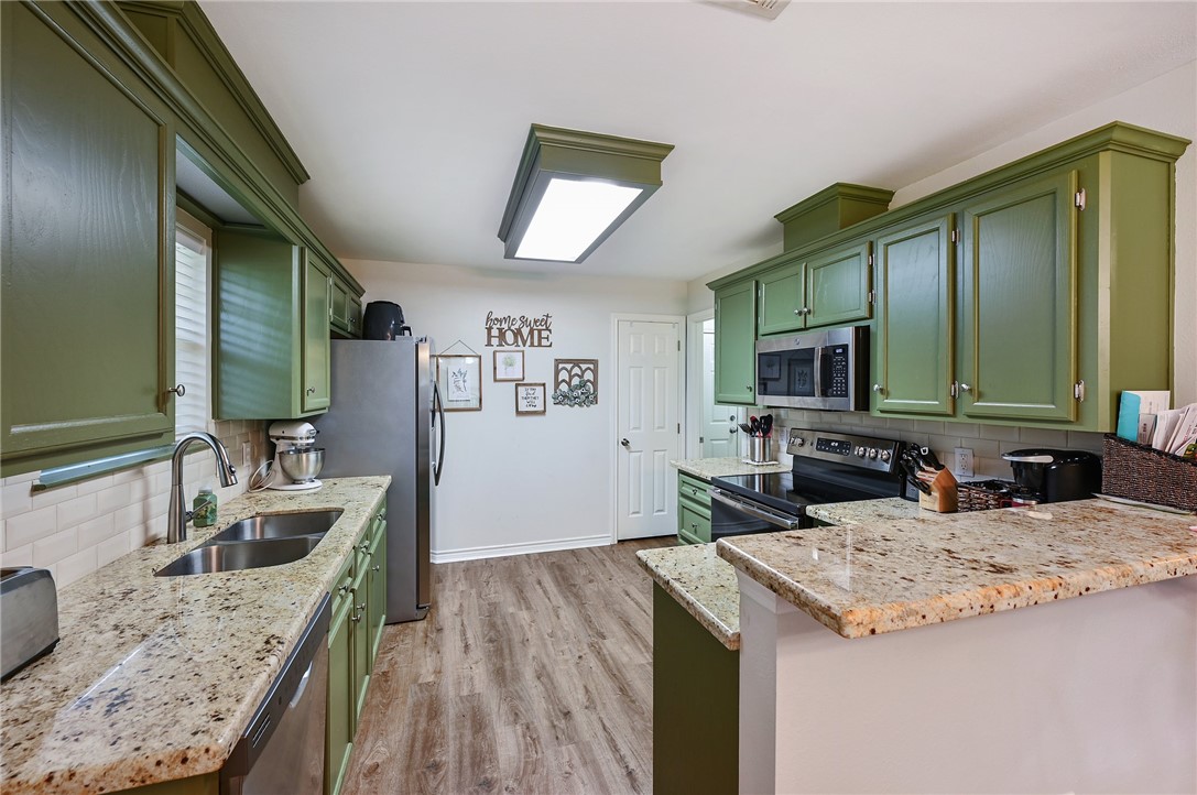 College Station, Texas 77845, United States, 3 Bedrooms Bedrooms, ,2 BathroomsBathrooms,Residential,Pending,44620