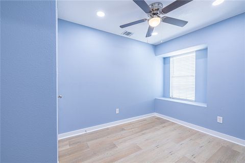 Tiny photo for 707 Norwood Lane, Hearne, TX 77859 (MLS # 25011139)