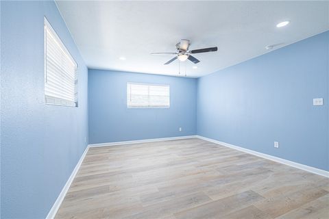 Tiny photo for 707 Norwood Lane, Hearne, TX 77859 (MLS # 25011139)