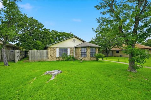 Photo of 4013 Tiffany Trail, College Station, TX 77845 (MLS # 26007200)