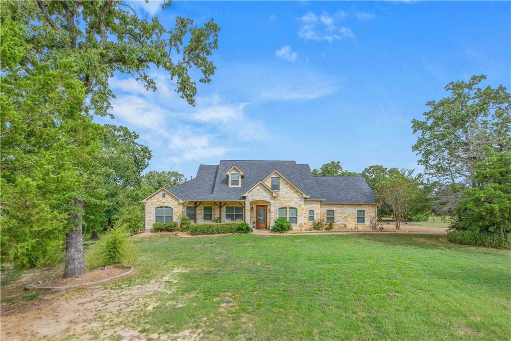 Photo of 4848 Stony Brook Brk, College Station, TX 77845 (MLS # 26008938)