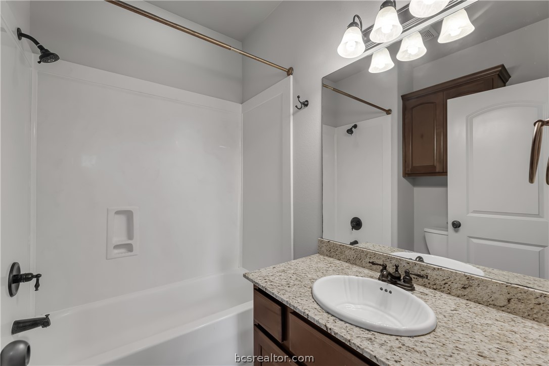 College Station, Texas 77845, United States, 4 Bedrooms Bedrooms, ,4 BathroomsBathrooms,Residential,Pending,52406