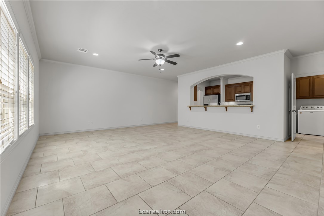 College Station, Texas 77845, United States, 4 Bedrooms Bedrooms, ,4 BathroomsBathrooms,Residential,Pending,52406