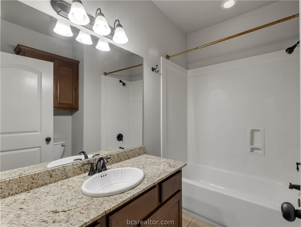 College Station, Texas 77845, United States, 4 Bedrooms Bedrooms, ,4 BathroomsBathrooms,Residential,Pending,52406