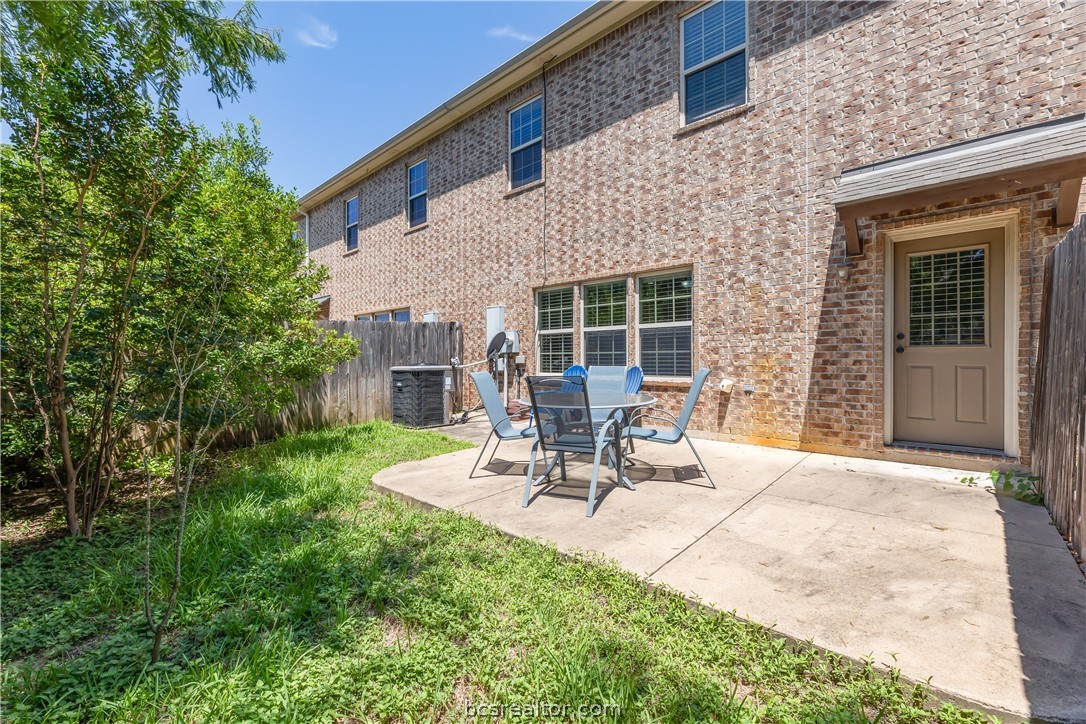 College Station, Texas 77845, United States, 4 Bedrooms Bedrooms, ,4 BathroomsBathrooms,Residential,Pending,52406