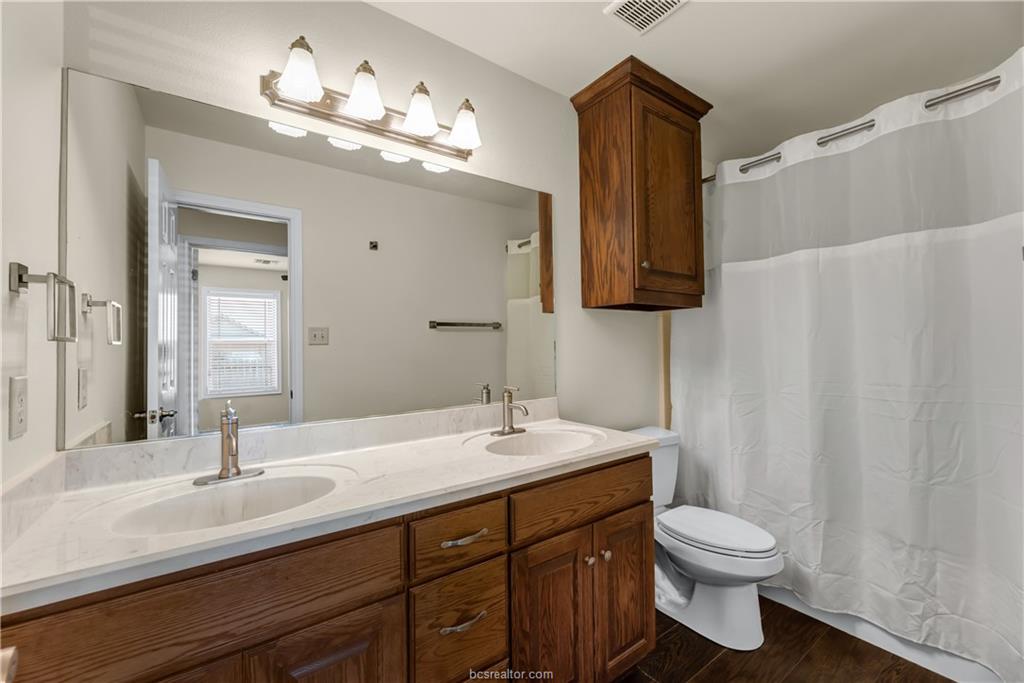 College Station, Texas 77845, United States, 4 Bedrooms Bedrooms, ,3 BathroomsBathrooms,Residential,Active,109579