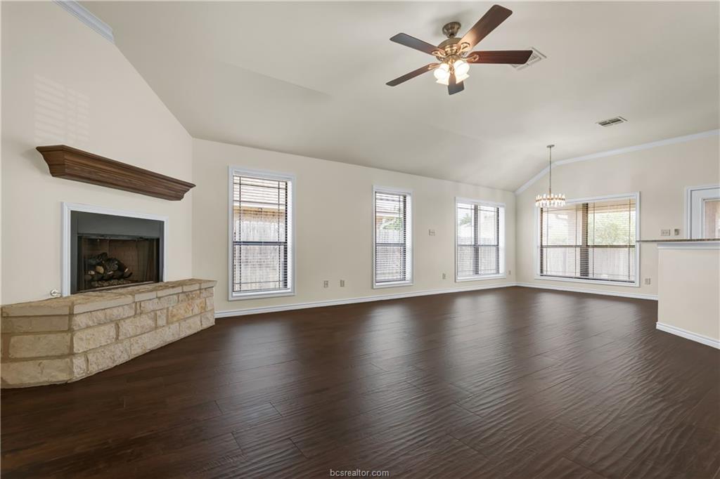 College Station, Texas 77845, United States, 4 Bedrooms Bedrooms, ,3 BathroomsBathrooms,Residential,Active,109579