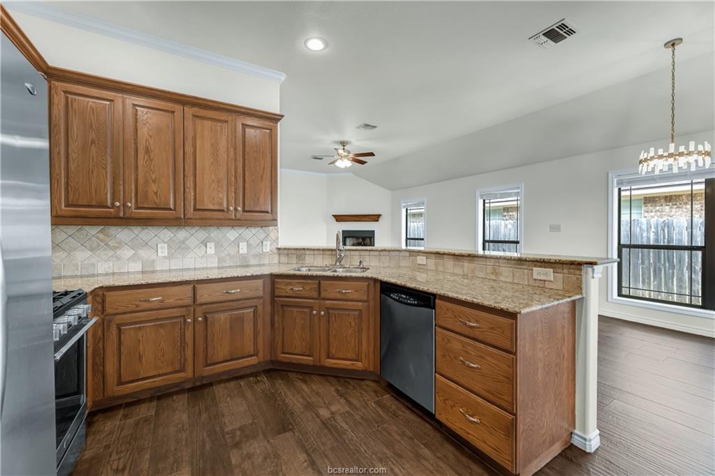 College Station, Texas 77845, United States, 4 Bedrooms Bedrooms, ,3 BathroomsBathrooms,Residential,Active,109579