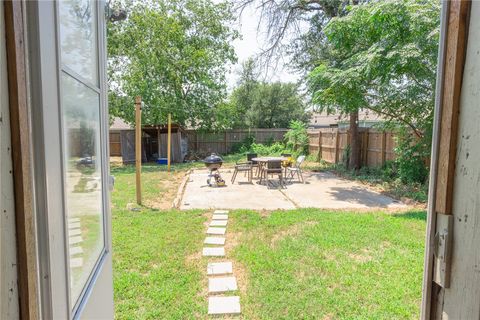 Tiny photo for 1902 Miller Avenue, Bryan, TX 77801 (MLS # 25013257)