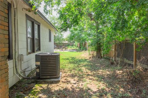 Tiny photo for 1902 Miller Avenue, Bryan, TX 77801 (MLS # 25013257)