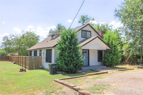 Photo of 1902 Miller Avenue, Bryan, TX 77801 (MLS # 25013257)