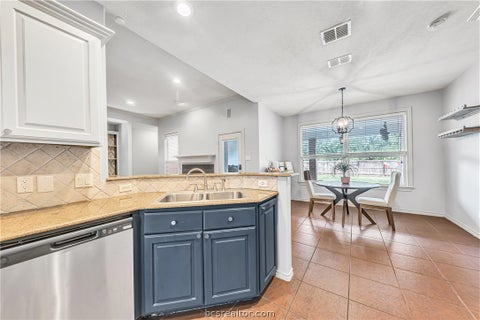 Tiny photo for 2401 Newark Circle, College Station, TX 77845 (MLS # 26012256)