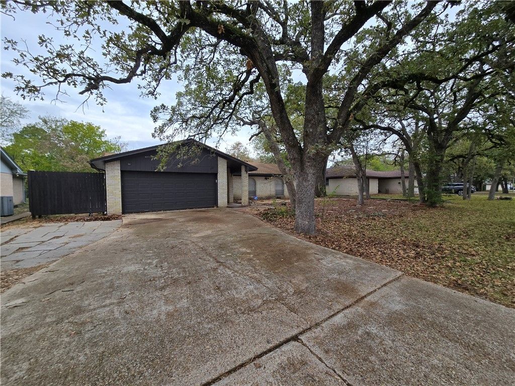 Photo of 1211 Austin Avenue, College Station, TX 77845 (MLS # 25012405)