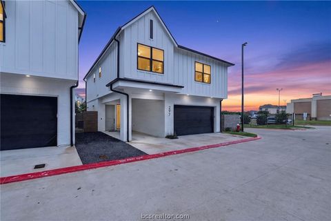 Tiny photo for 297 Estates Circle, College Station, TX 77840 (MLS # 26005332)