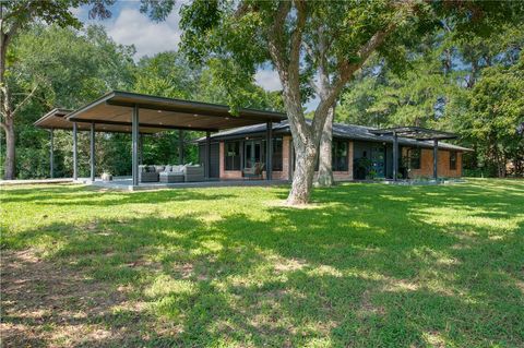 Photo of 455 Post Oak Court, Caldwell, TX 77836 (MLS # 26002683)