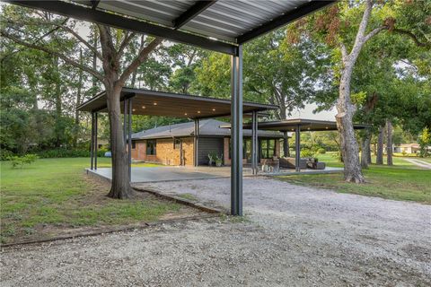 Tiny photo for 455 Post Oak Court, Caldwell, TX 77836 (MLS # 26002683)