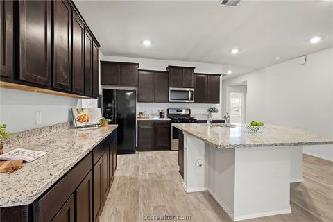 Tiny photo for 8004 Front Nine Lane, Navasota, TX 77868 (MLS # 26003229)