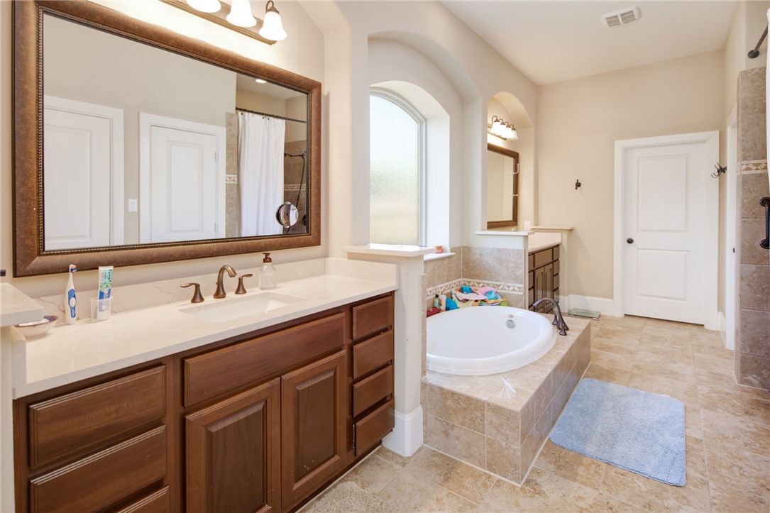 College Station, Texas 77845, United States, 5 Bedrooms Bedrooms, ,4 BathroomsBathrooms,Residential,Active,77628