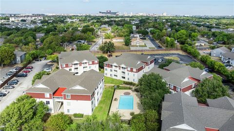 Photo of 523 Southwest Parkway #303, College Station, TX 77840 (MLS # 25010967)