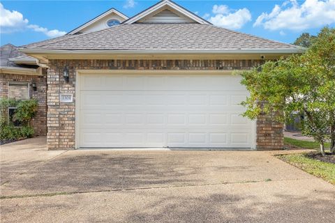 Photo of 1304 Wilshire Court, College Station, TX 77845 (MLS # 25011330)